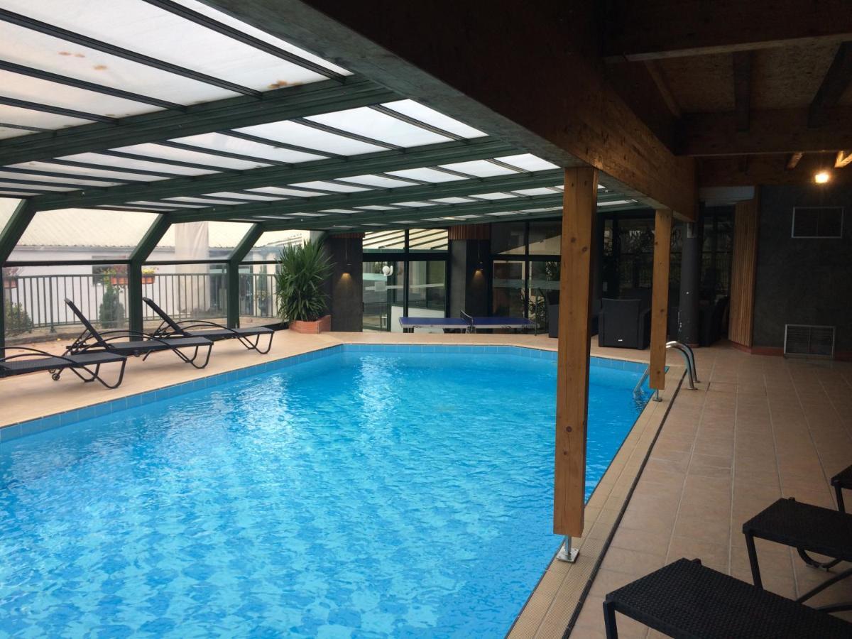 Logis La Residence Le Val-d'Ajol Luaran gambar